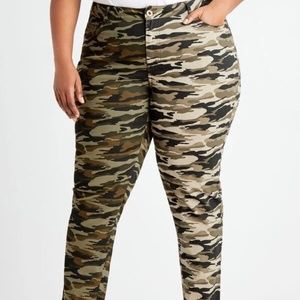 Ashley Stewart 2 Tone Camo Roll Cuff Skinny Jean Size 22